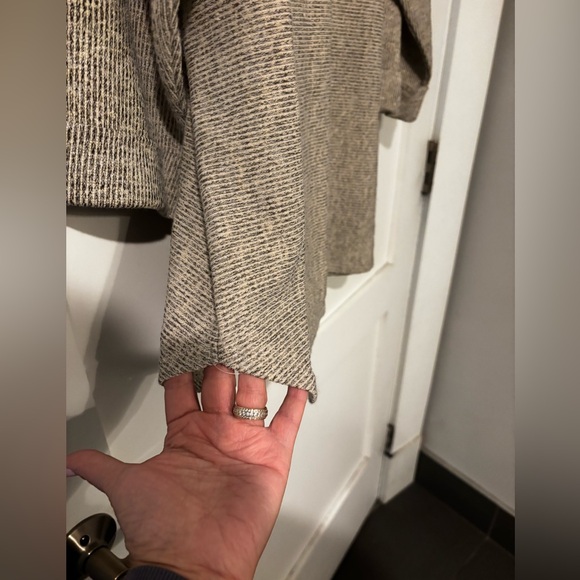 Max Studio London- Gray/Cream Ribbed Women's 3/4 Sleeve Sweater Size 1X - Picture 5 of 6